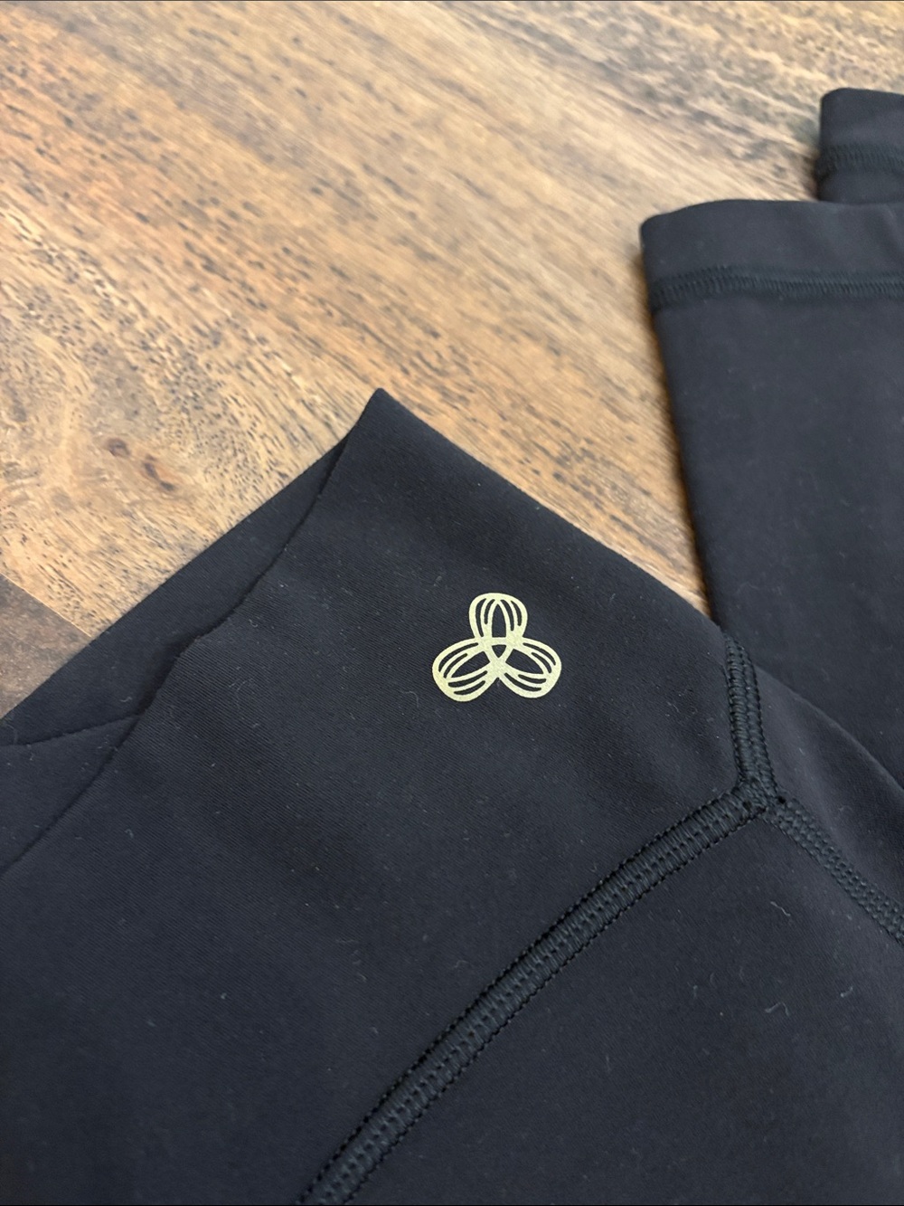 Aritzia Butter black leggings - Picture 2 of 4